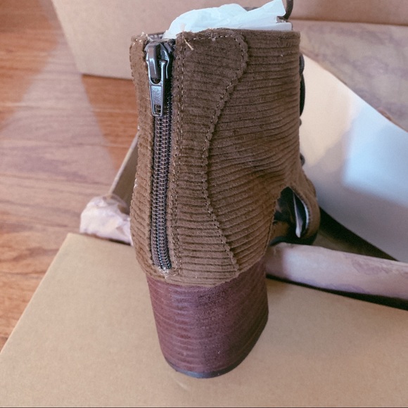 Band of Gypsies Amelia Booties - Picture 7 of 8